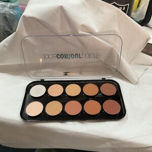 Beauty Treats Face Contour Palette - Light to Tan Shades 10 shades